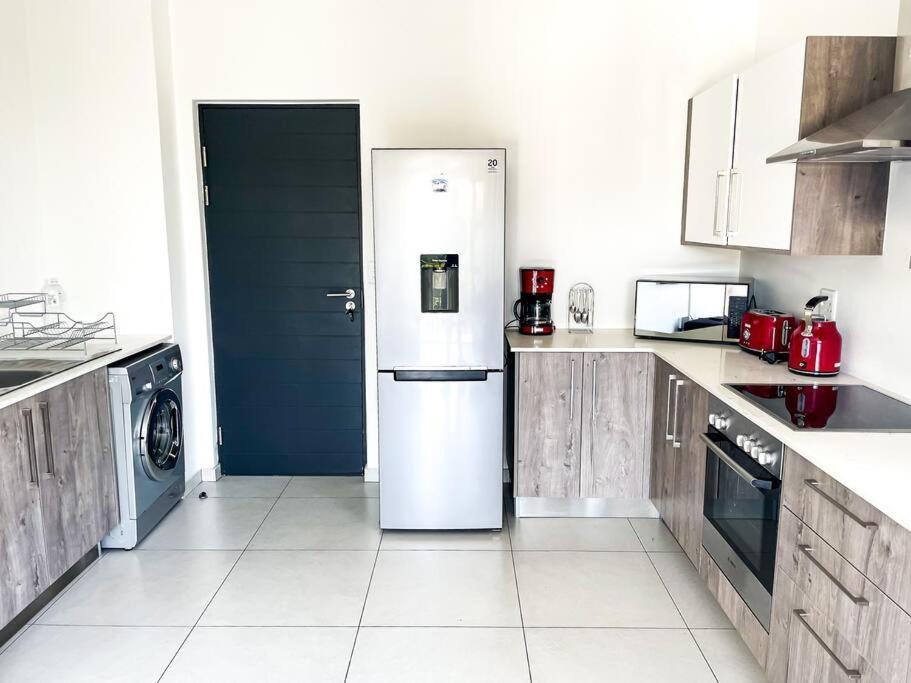 Entire In Sandton Apartment *